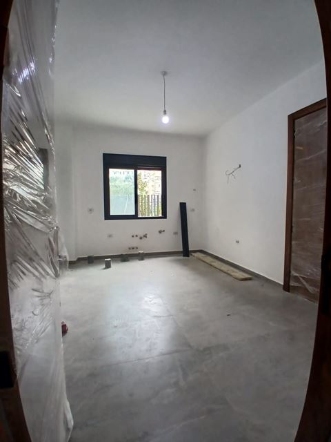 Apartment with a terrace for sale in Hazmieh, Baabda - photo 2