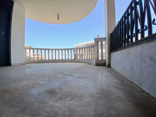 Sea-view apartment for sale in Ain Saade, Metn - photo 2