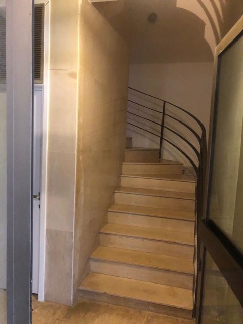 Office for sale in Gemayzeh, Beirut - photo 3