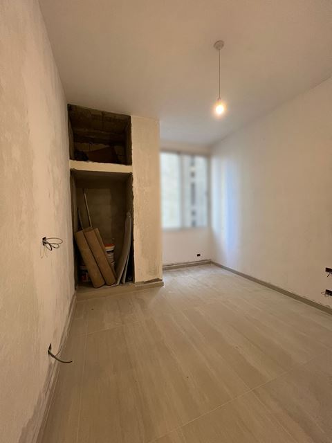 Apartment with a terrace for sale in Forn el chebak, Baabda - photo 2