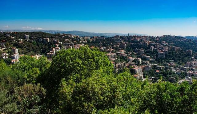 أرض بإطلالة على الجبل للبيع في برمانا، المتن