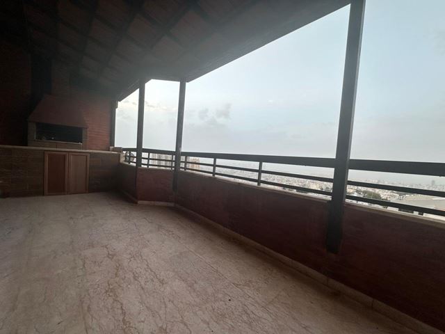 Sea-view duplex for sale in Mar Rukuz, Metn - photo 2