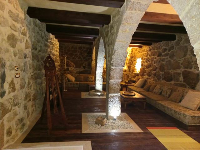 Villa with a garden for sale in Kfarzebian, Keserwan - photo 2
