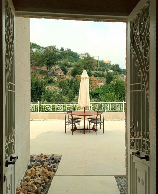 Villa with a garden for sale in Kfarzebian, Keserwan - photo 3