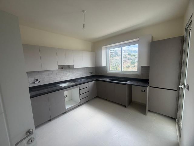 Sea-view apartment for sale in Jbeil - photo 2