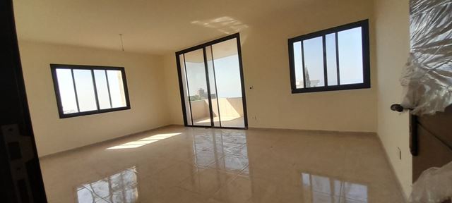 Apartment with a mountain view for sale in Aamchit, Jbeil