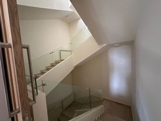 Sea-view villa for sale in Fidar, Jbeil - photo 3
