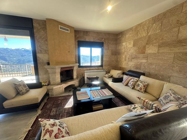 Villa with a mountain view for sale in Mechmech, Jbeil - photo 2