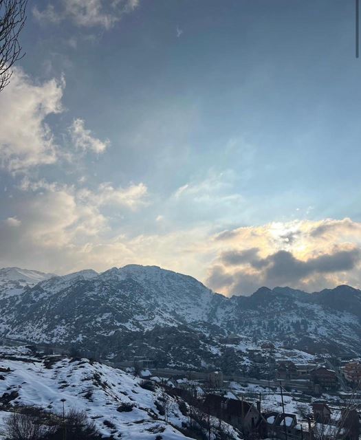 منزل بإطلالة على الجبل للبيع في لقلوق، جبيل