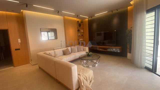 Apartment with a terrace for sale in Broumana, Metn - photo 3