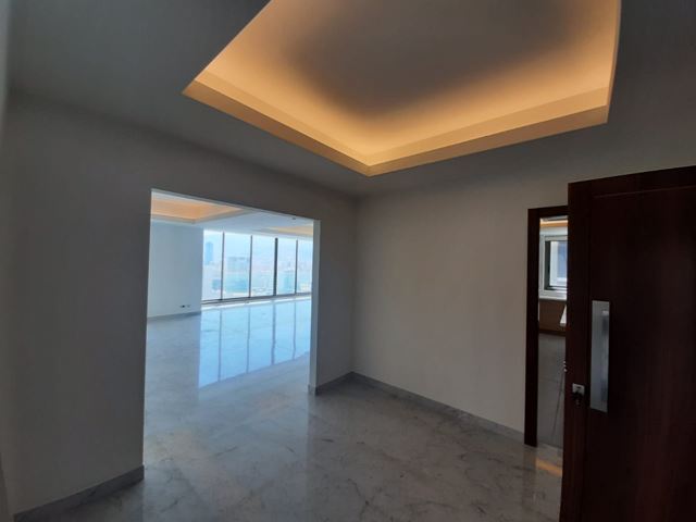 Apartment with a pool for sale in Achrafieh, Beirut - photo 3