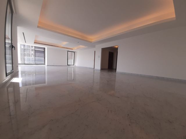 Apartment with a pool for sale in Achrafieh, Beirut - photo 2