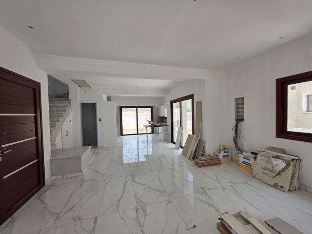 House with a garden for sale in Larnaca - photo 3