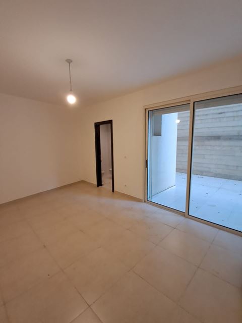 Apartment with a terrace for sale in New Mar Takla,, Baabda - photo 3