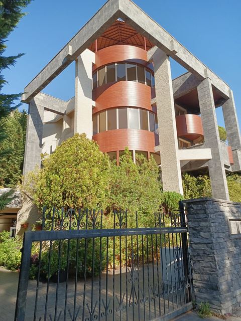 Villa with a terrace for sale in Baabdat, Metn - photo 3