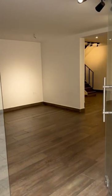 Store for rent in Hamra, Beirut - photo 3