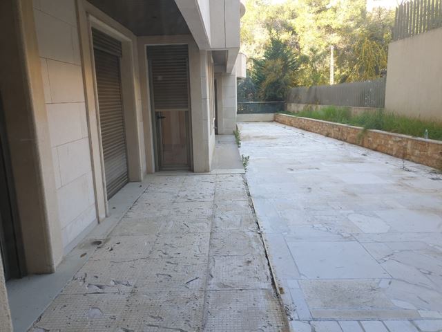 Apartment with a terrace for sale in Rihaniyeh, Baabda - photo 2