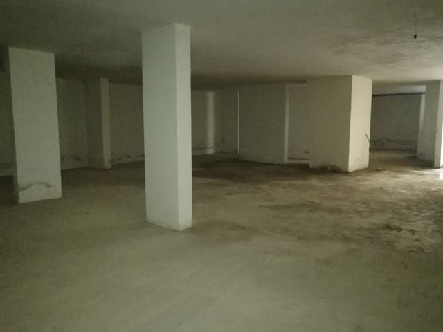 مستودع للبيع في بسابا، بعبدا