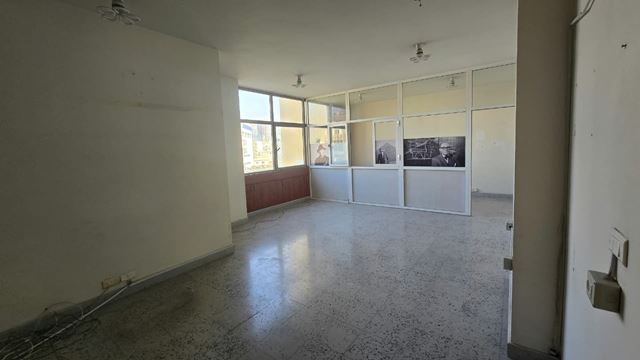 Office for sale in Forn el chebak, Baabda