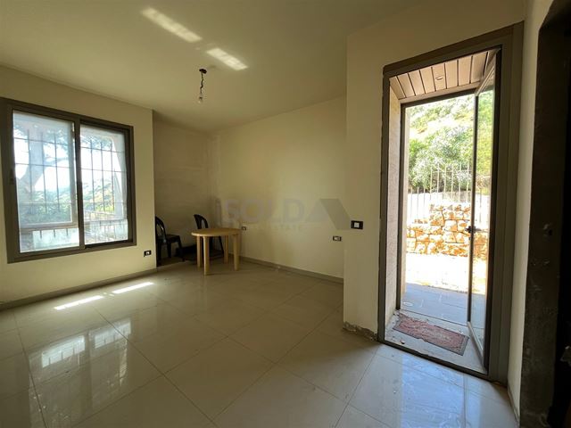 Apartment with a pool for sale in Bet Mery, Metn - photo 3