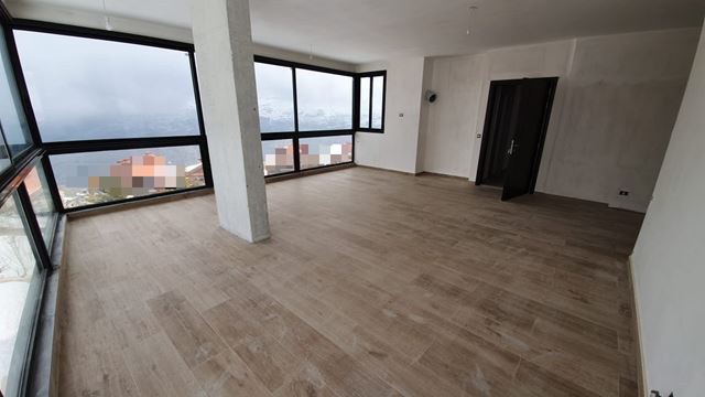 شاليه بإطلالة على الجبل للإيجار في الزعرور، المتن